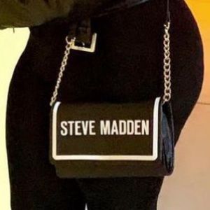 black and white Steve madden chain bag